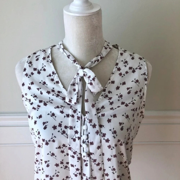 L’Academie Tie Neck Floral Sleeveless Blouse XS - Picture 2 of 5